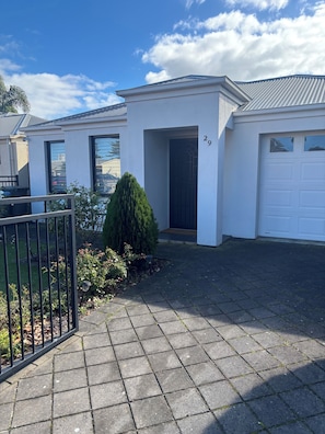 Exterior detail - Boat House - Near the beach (Victor Harbor)