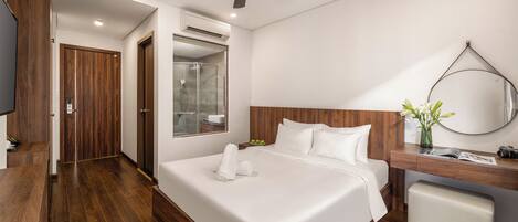 Premier Double Room, Balcony, City View | Desk, laptop workspace, free WiFi, bed sheets