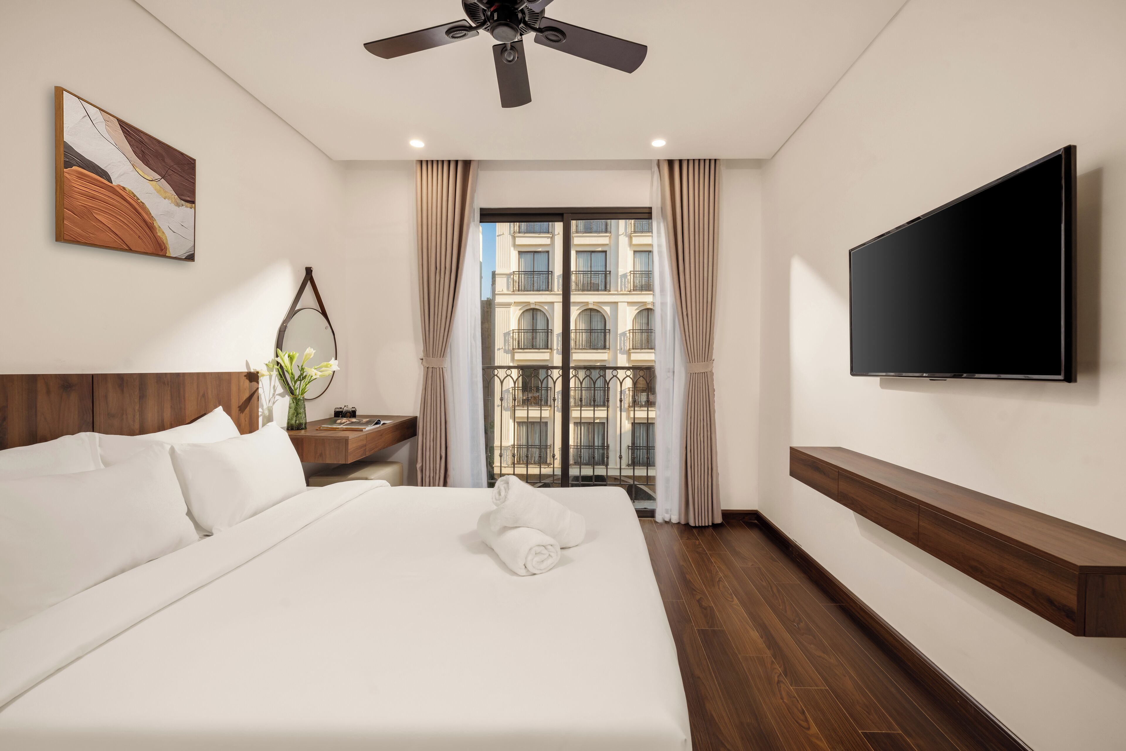 Premier Double Room, Balcony, City View | Desk, laptop workspace, soundproofing, free WiFi