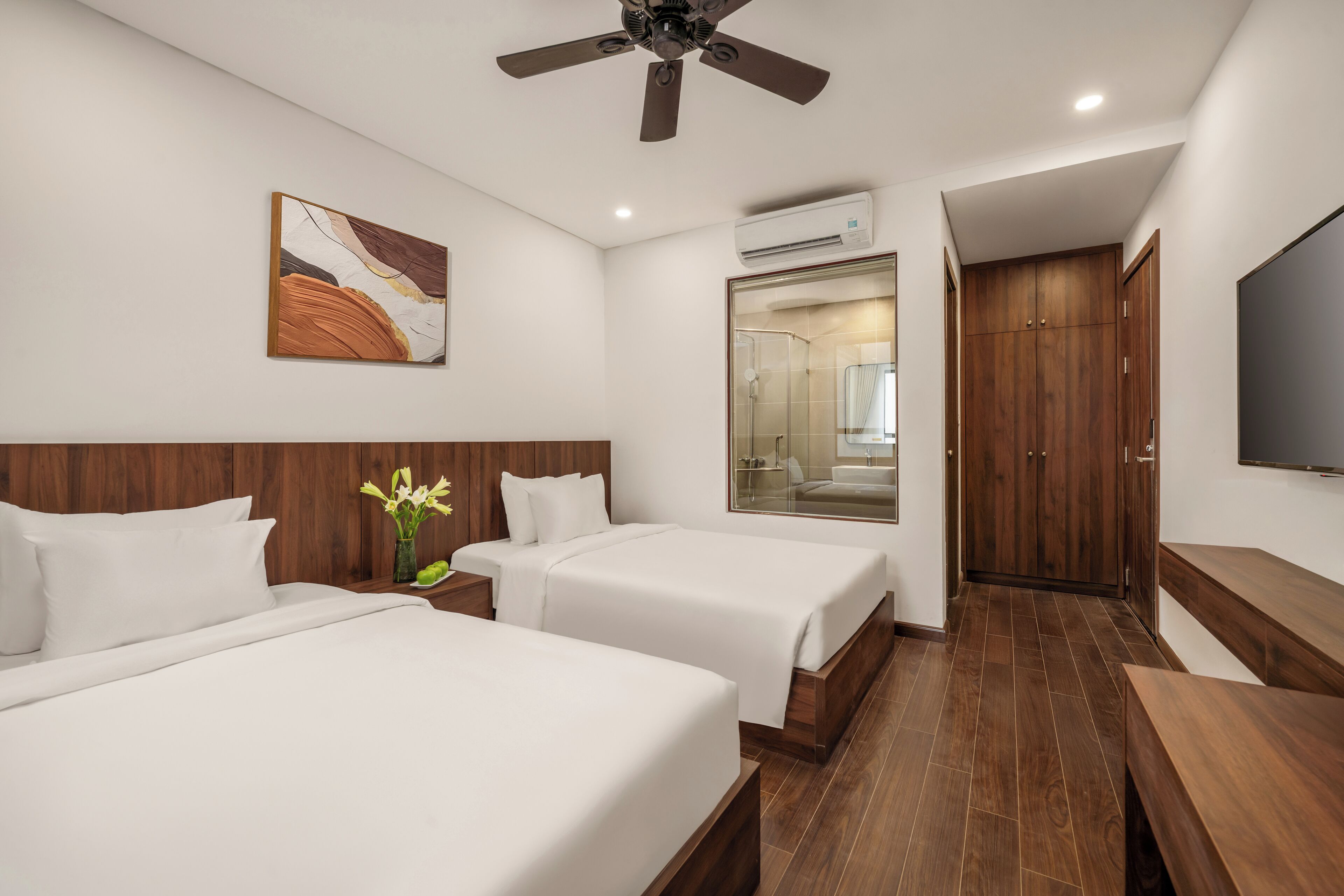 디럭스 트윈룸, 시내 전망 | 책상, 노트북 작업 공간, 무료 WiFi, 침대 시트