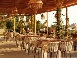 2 bares/lounges, bar de coquetéis