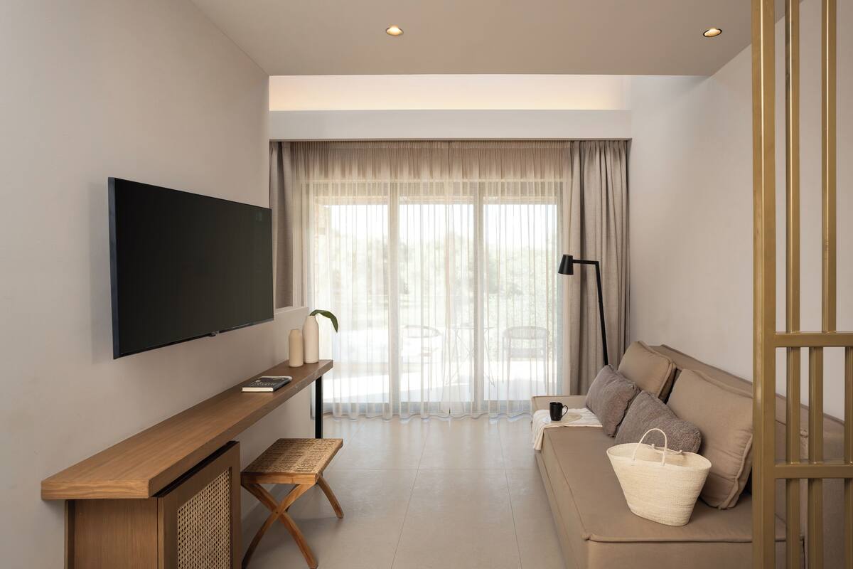 Duplex Family Suite, Pool View | In-room safe, laptop workspace, soundproofing, free WiFi