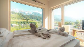 ON TOP with private sauna | In-room safe, individually decorated, blackout drapes