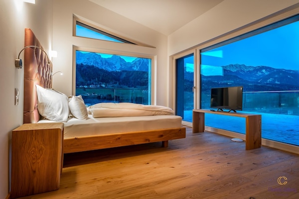 ON TOP with private sauna | In-room safe, blackout curtains, iron/ironing board (on request)