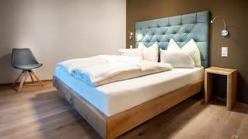 Family & MORE | In-room safe, individually decorated, blackout curtains