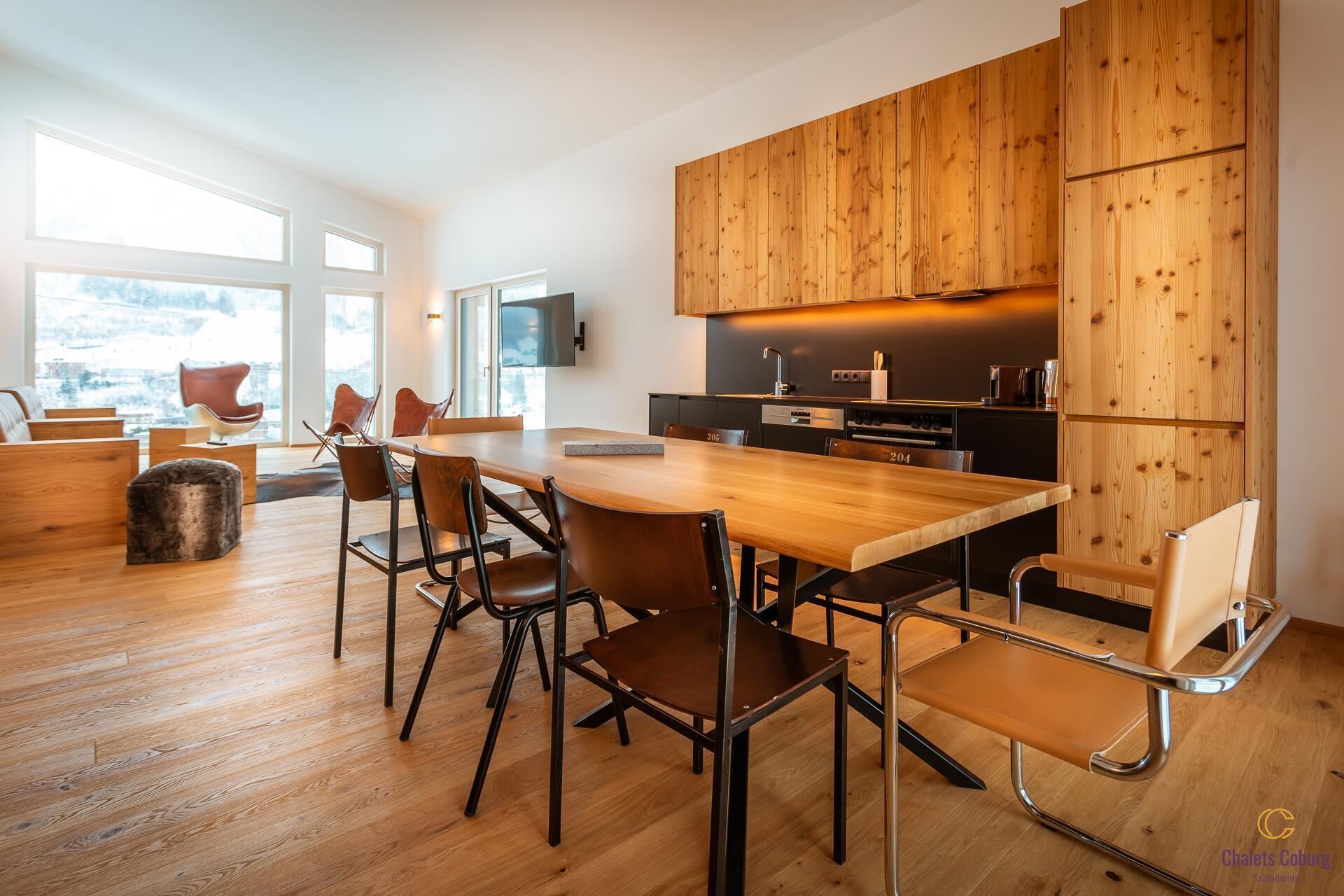 ON TOP with private sauna | Private kitchen | Full-size fridge, microwave, oven, stovetop