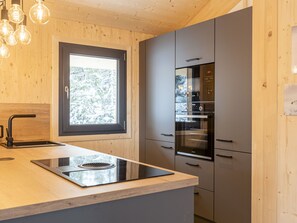 Fridge, microwave, oven, dishwasher - Superior mit Sprudelbad innen by Interhome (Turracher Höhe)