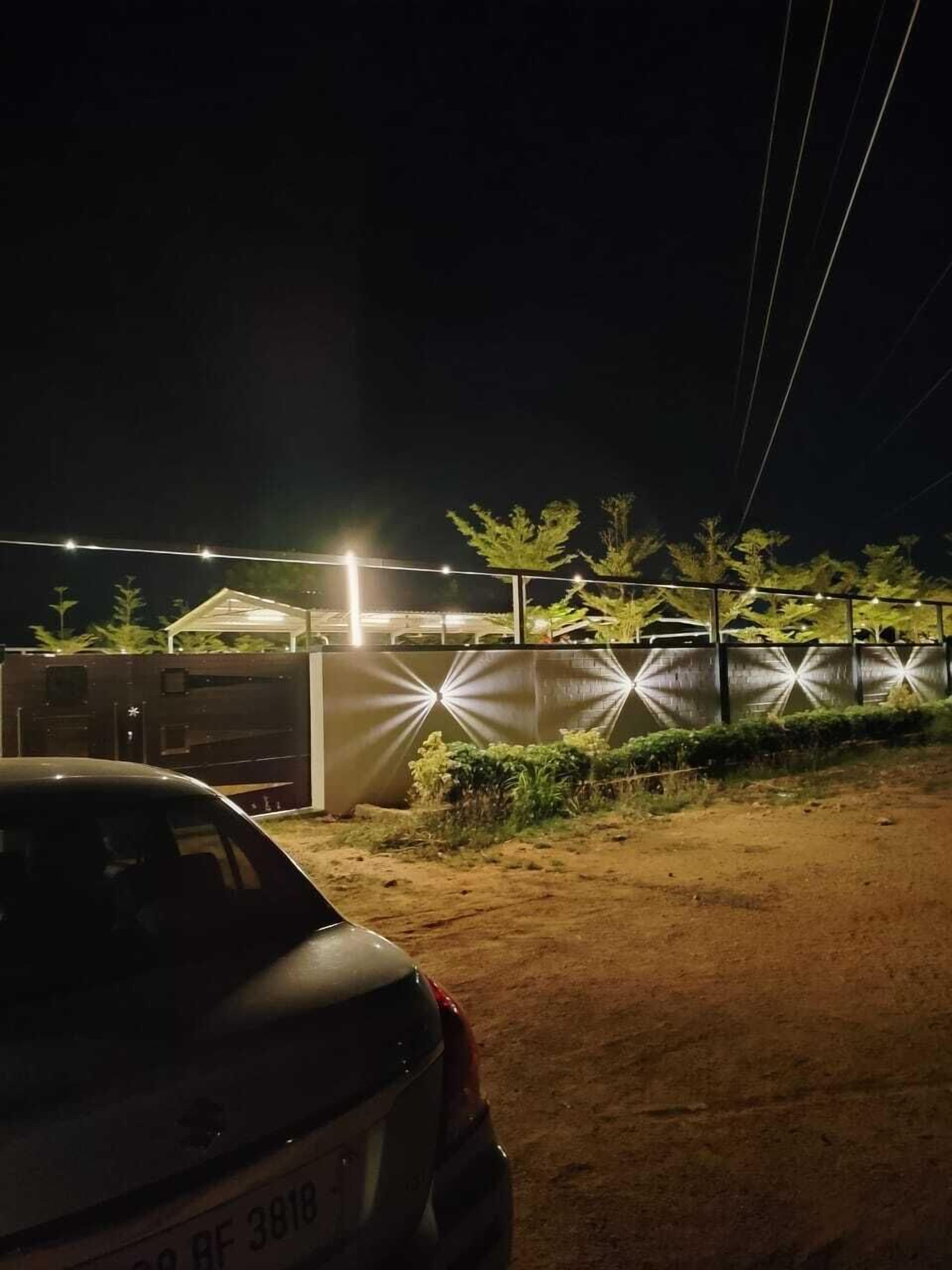 デスク、ノートパソコン用作業スペース、WiFi (無料)