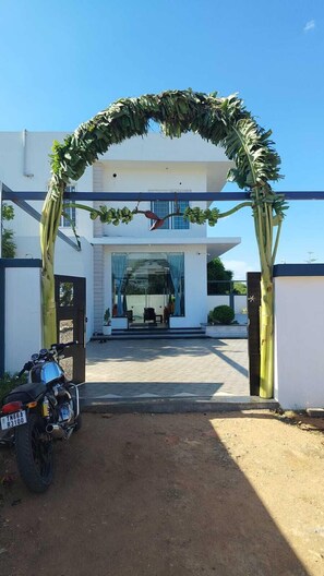 Desk, laptop workspace, free WiFi