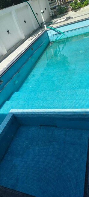 Desk, laptop workspace, free WiFi