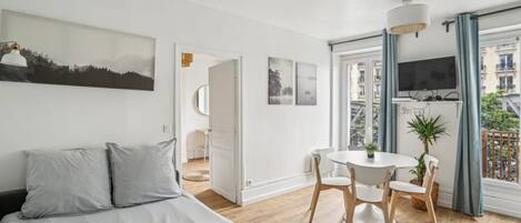 Iron/ironing board, free WiFi, bed sheets