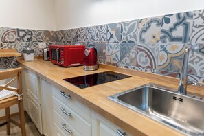 ثلّاجة متوفرة في المنطقة المشتركة، ميكروويف متوفر في المنطقة المشتركة