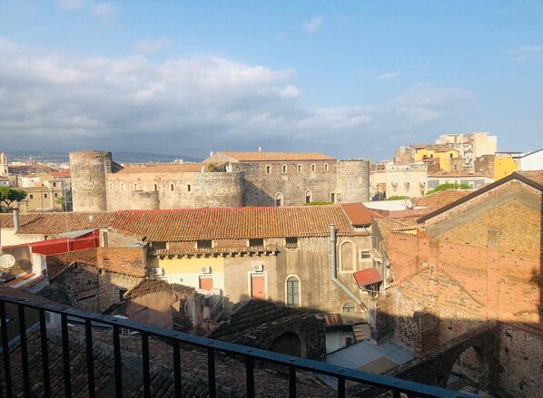 غرفة مزدوجة كلاسيكية - بشرفة - منظر للمدينة | إطلالة الغرفة