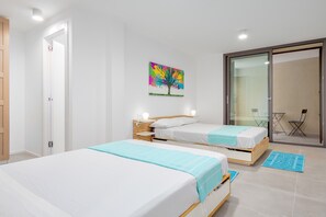 Silitysrauta/-lauta, Wi-Fi, vuodevaatteet