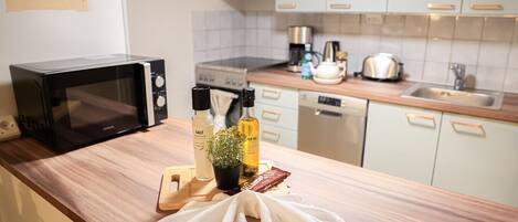 Fridge, microwave, oven, stovetop