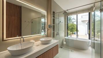 Villa | Bathroom
