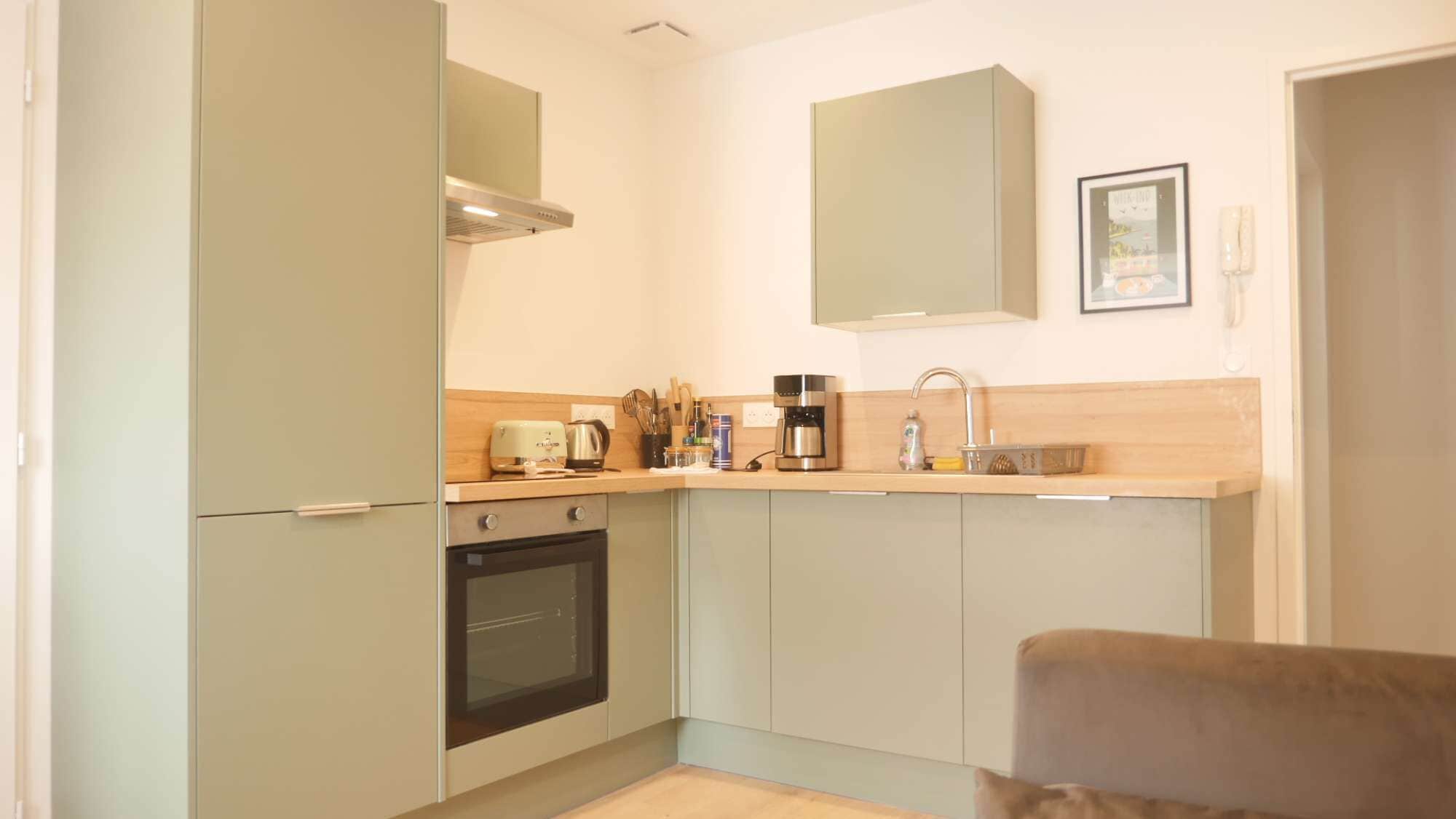 Refrigerador, horno, parrilla de estufa y lavavajillas 