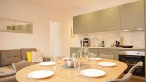 Dining - "OPARADI" Opal green I (Le Portel)