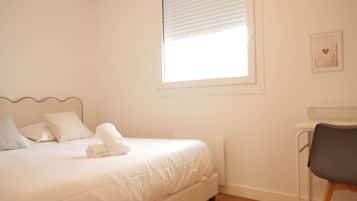 Schreibtisch, WLAN, Bettwäsche