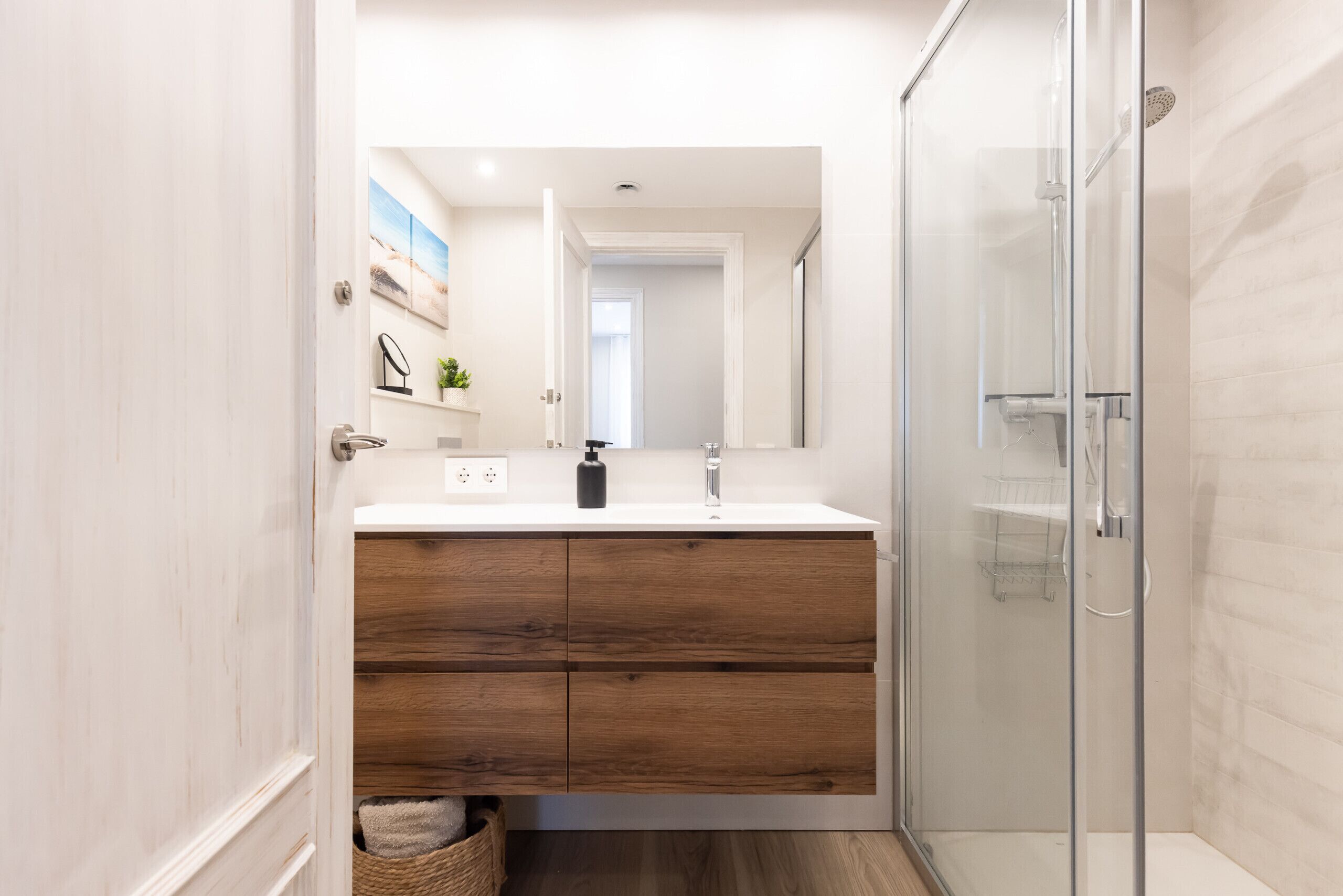 Een douche, handdoeken