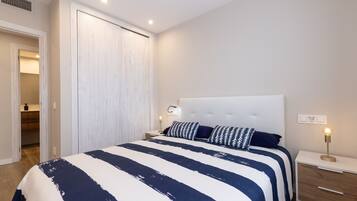 2 slaapkamers, een strijkplank/strijkijzer, gratis wifi, beddengoed