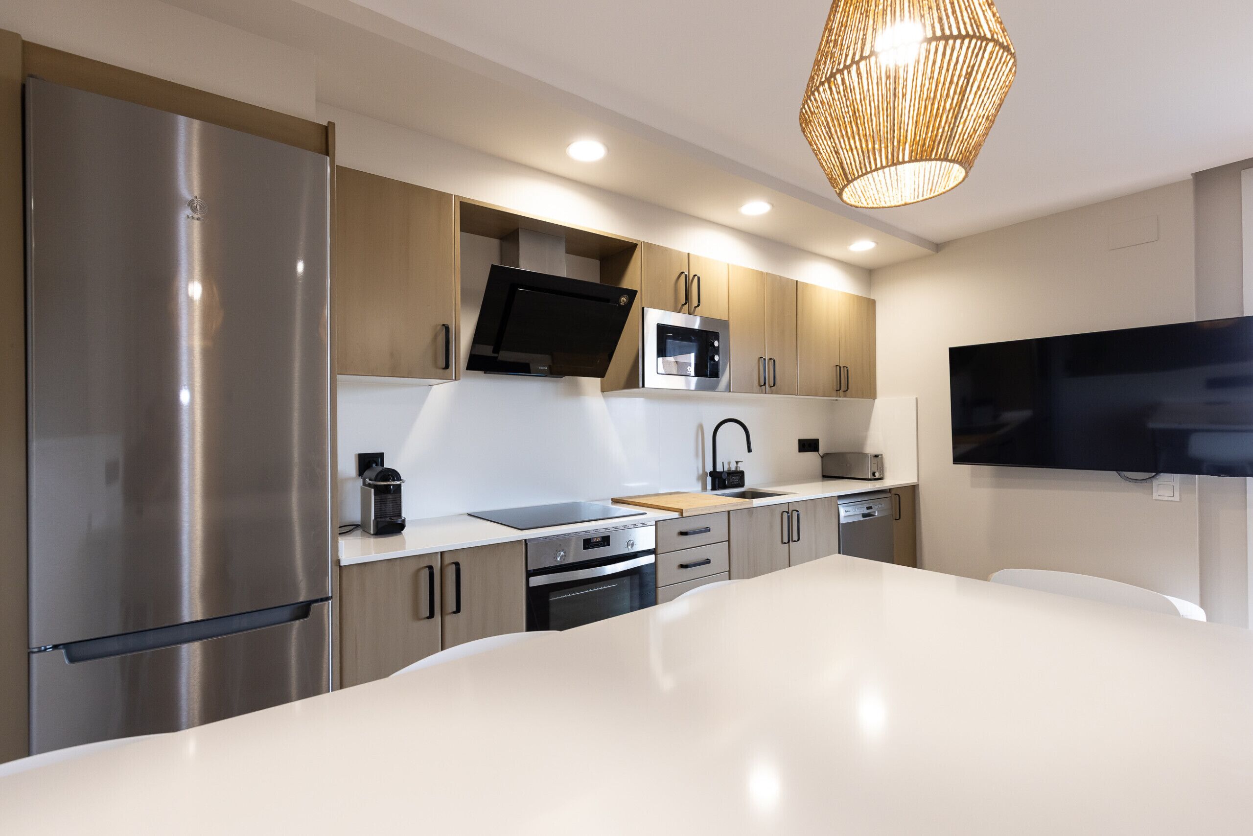 Refrigerador, microondas, horno y lavavajillas 