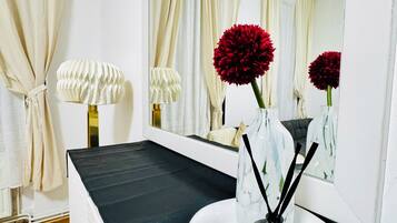 Basic Apartment | Iron/ironing board