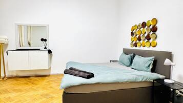 Basic Apartment | Iron/ironing board