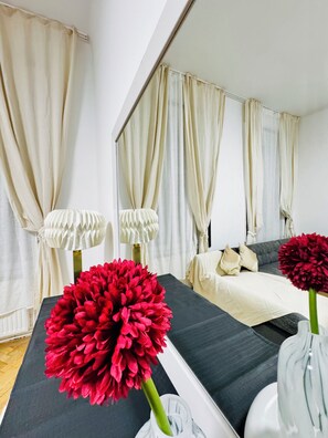 Basic Apartment | Iron/ironing board