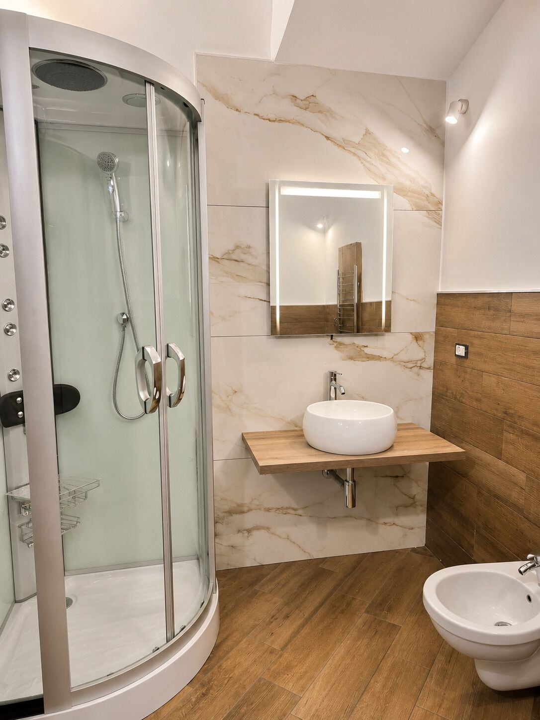 Standard Double or Twin Room | Bathroom | Hair dryer, towels, soap, shampoo
