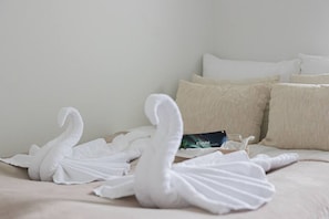 واي فاي وملاءات أسرّة