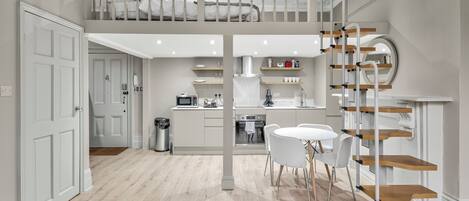 Fer et planche à repasser, Wi-Fi gratuit, draps fournis