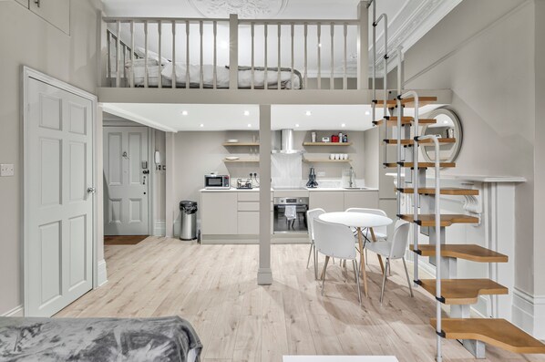 Bügeleisen/Bügelbrett, kostenloses WLAN, Bettwäsche