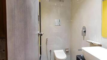 Double Room | Bathroom | Free toiletries