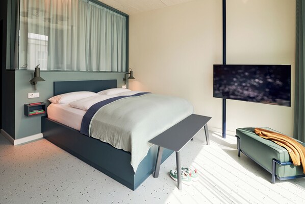 Studio | Blackout drapes, iron/ironing board, free WiFi