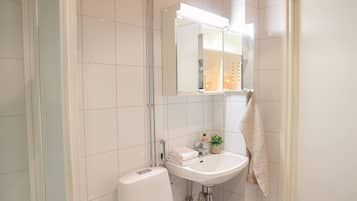 SĂšche-cheveux, serviettes fournies