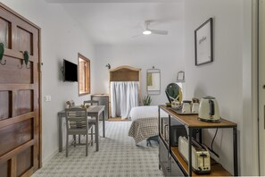 Iron/ironing board, WiFi, bed sheets - Vacation Studio 'Tagoro' with Wi-Fi (Guía de Isora)