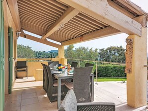 Outdoor dining - La Romarine by Interhome (La Cadière d'Azur)