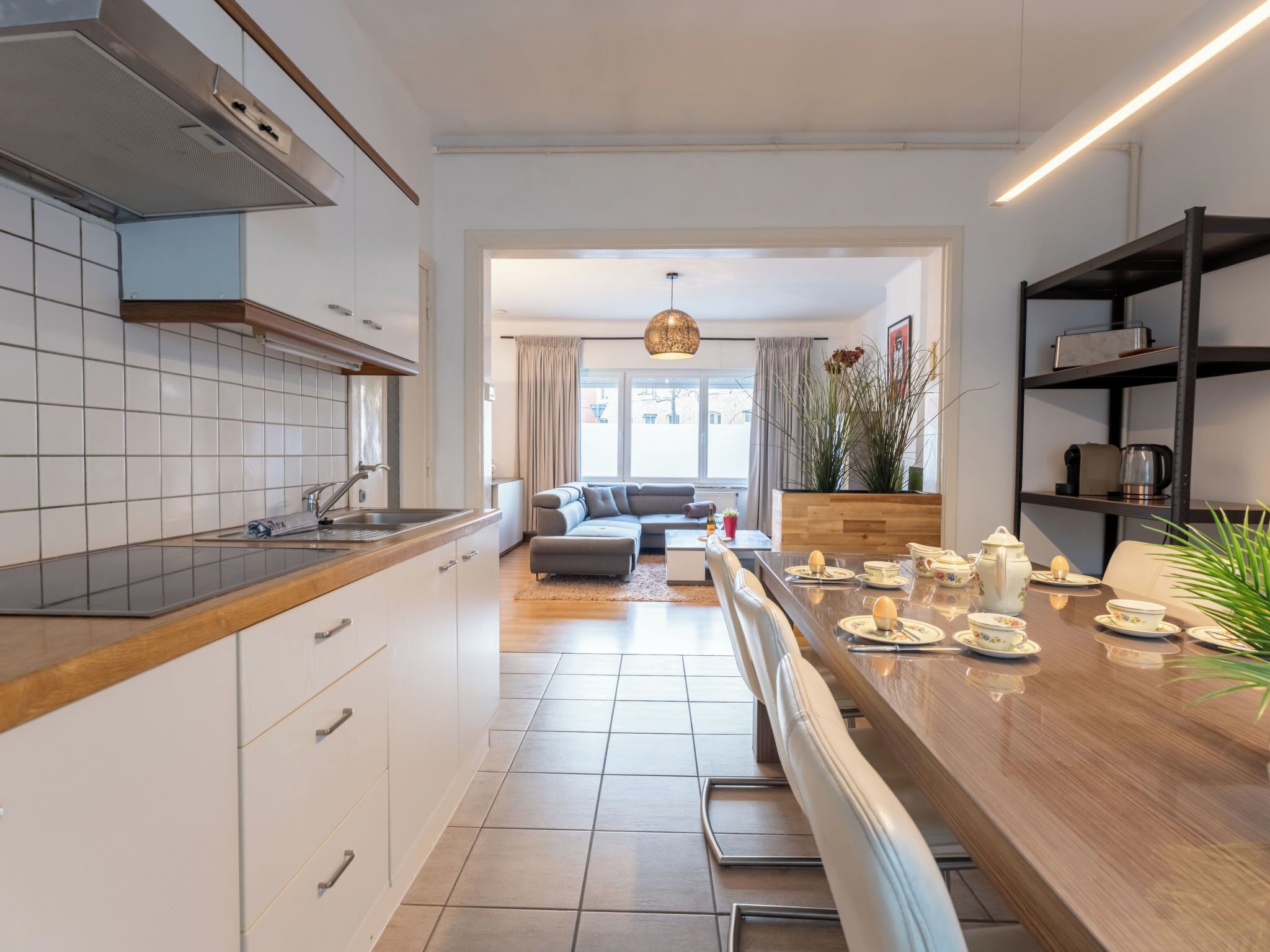 Fridge, cookware/dishes/utensils