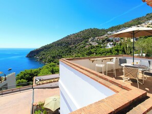 Outdoor dining - La Herradura Amazing View by Interhome (La Herradura)