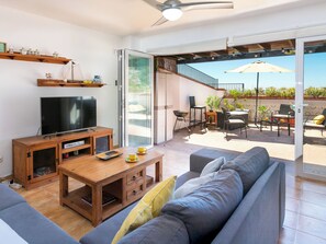 TV - La Herradura Amazing View by Interhome (La Herradura)