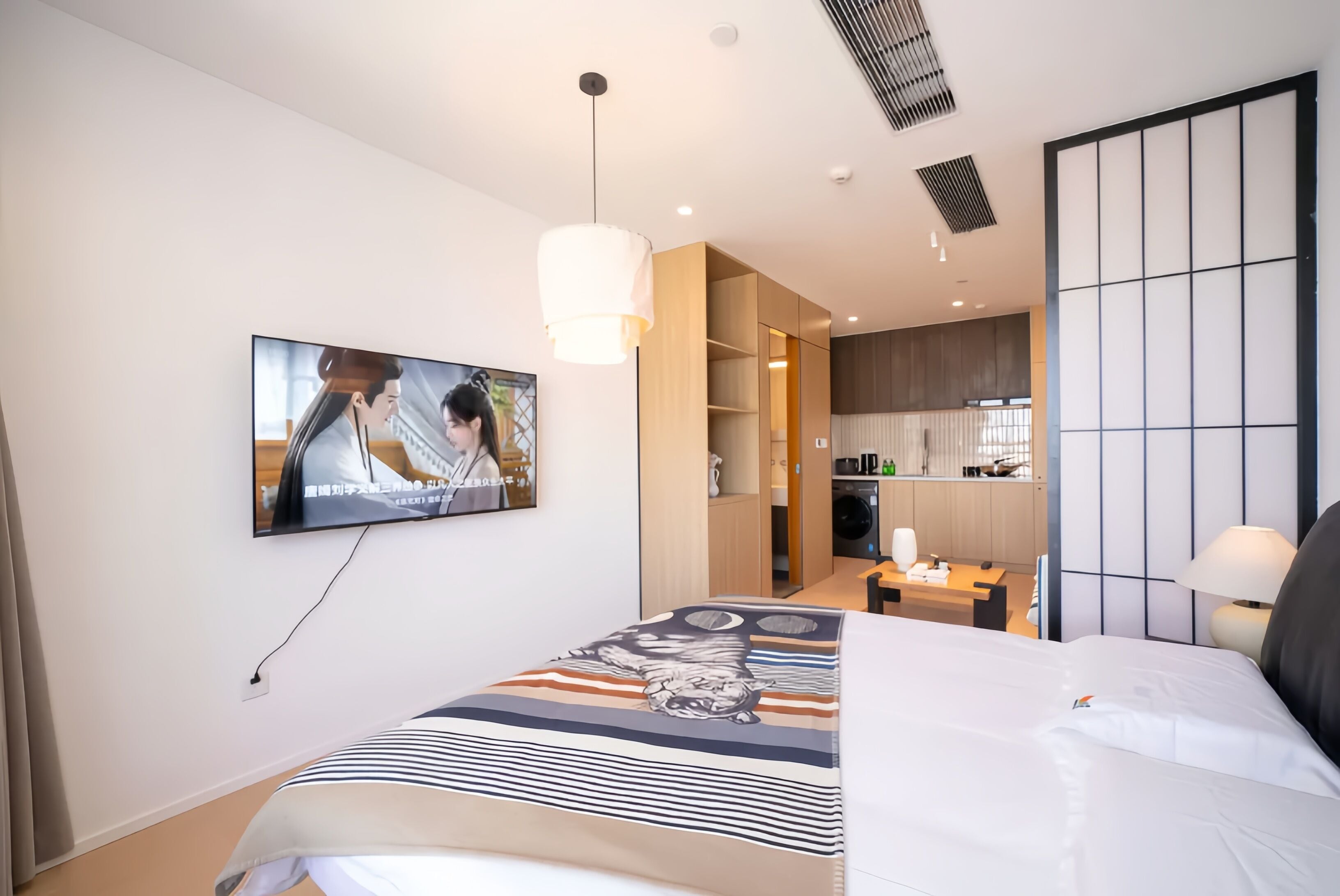 Habitació doble econòmica, vistes a la ciutat | Wifi gratuïta i roba de llit 