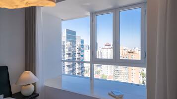 Economy Room, City View | Living area