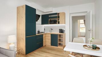 Standard Apartment, 1 Bedroom, City View | Living area