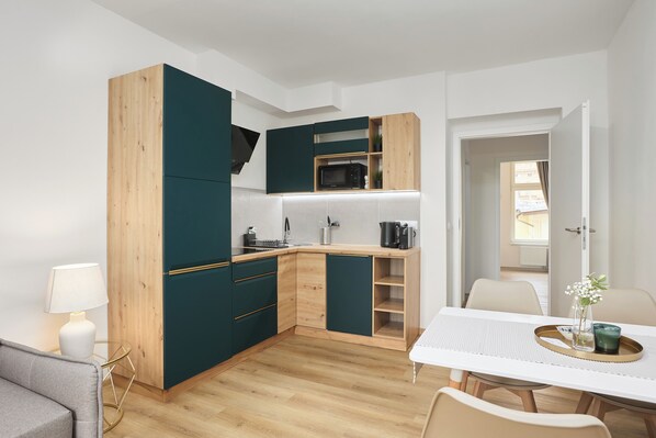 Standard Apartment, 1 Bedroom, City View | Living area