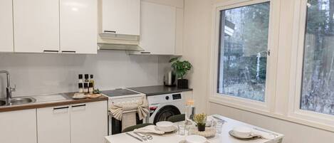 Fridge, microwave, oven, cookware/dishes/utensils