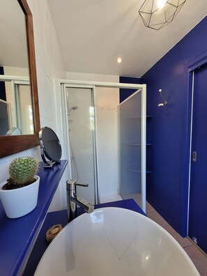 Een douche, een haardroger