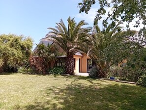 Exterior - Exotic escape 700 metres from the beach (Plouescat)