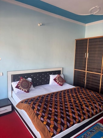Room. The Gauri Huts And Restaurant