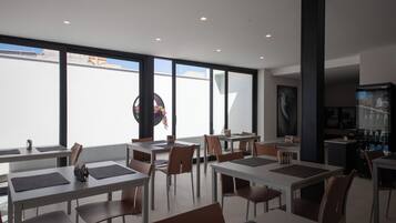 Petit déjeuner buffet compris tous les jours